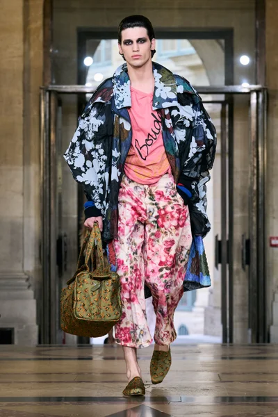 Look 24